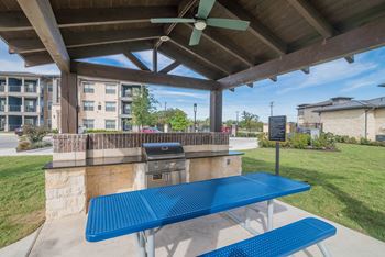 Picnic table